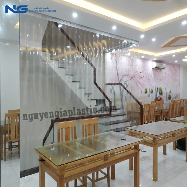 Rèm nhựa PVC kéo xếp - Ảnh 2