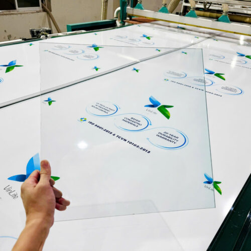 Tấm Lợp Lấy Sáng Đặc 3mm in UV tấm Vinlite